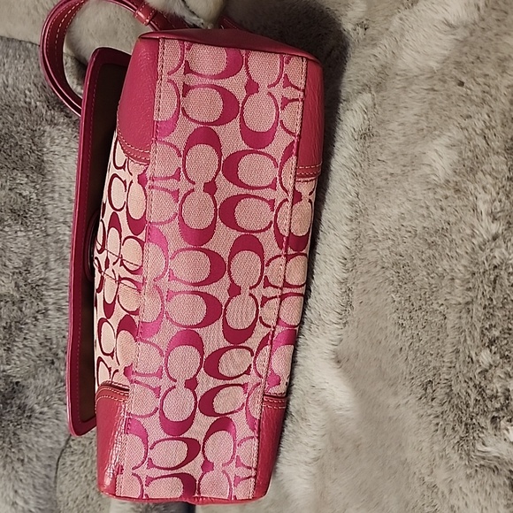 Coach Pink Signature Canvas Shoulder Bag with Turn-Lock 2009 - Picture 5 of 9